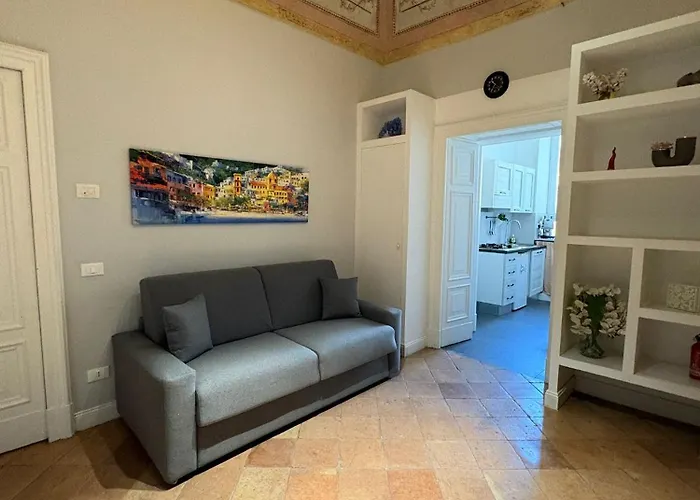 Donna Sofi Naples